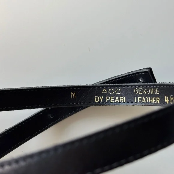 Vintage | Genuine Leather Black Bow Belt Sz M 29” - Picture 6 of 6